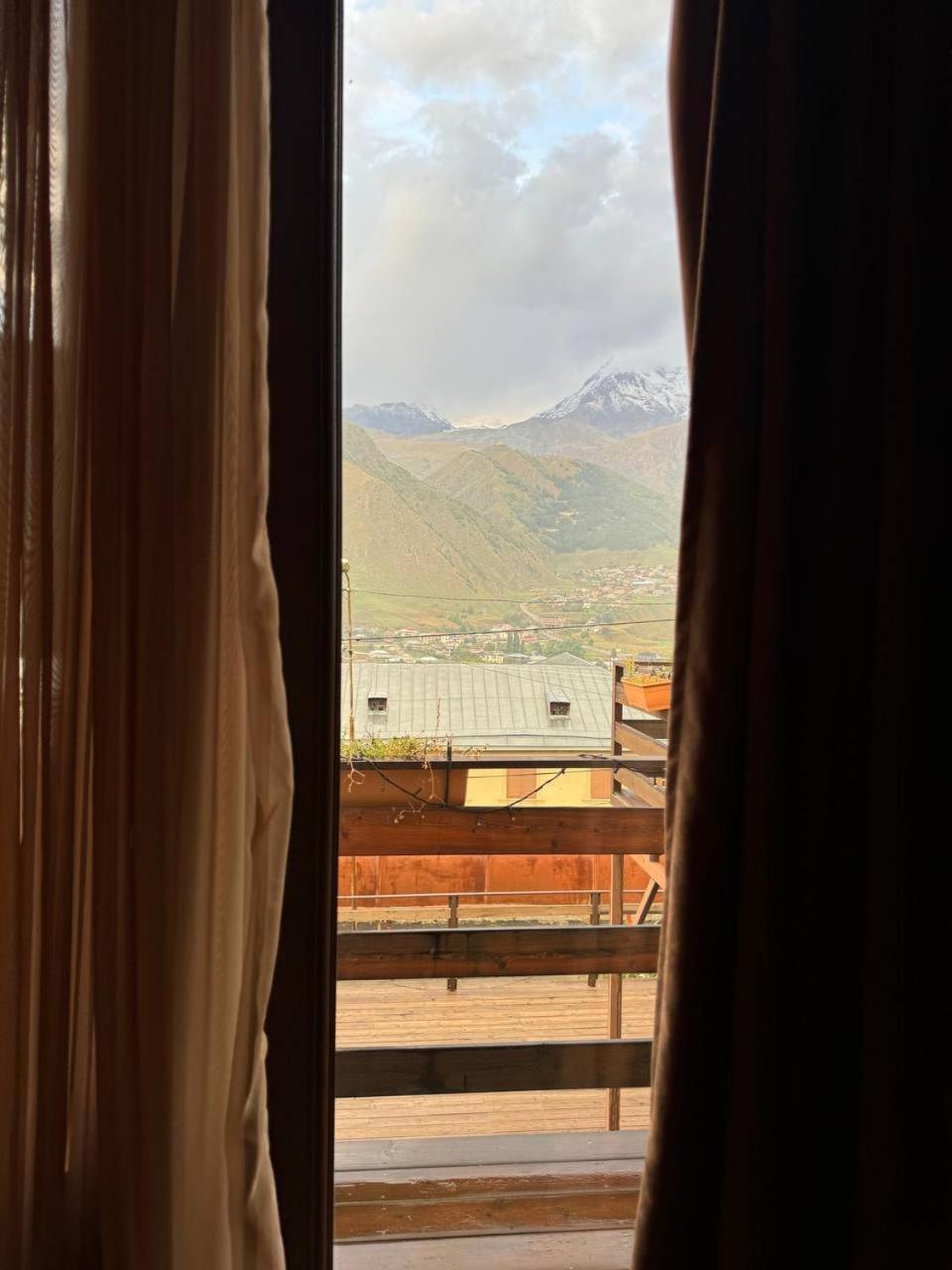 Hotel Kazbegi 1963 Room photo