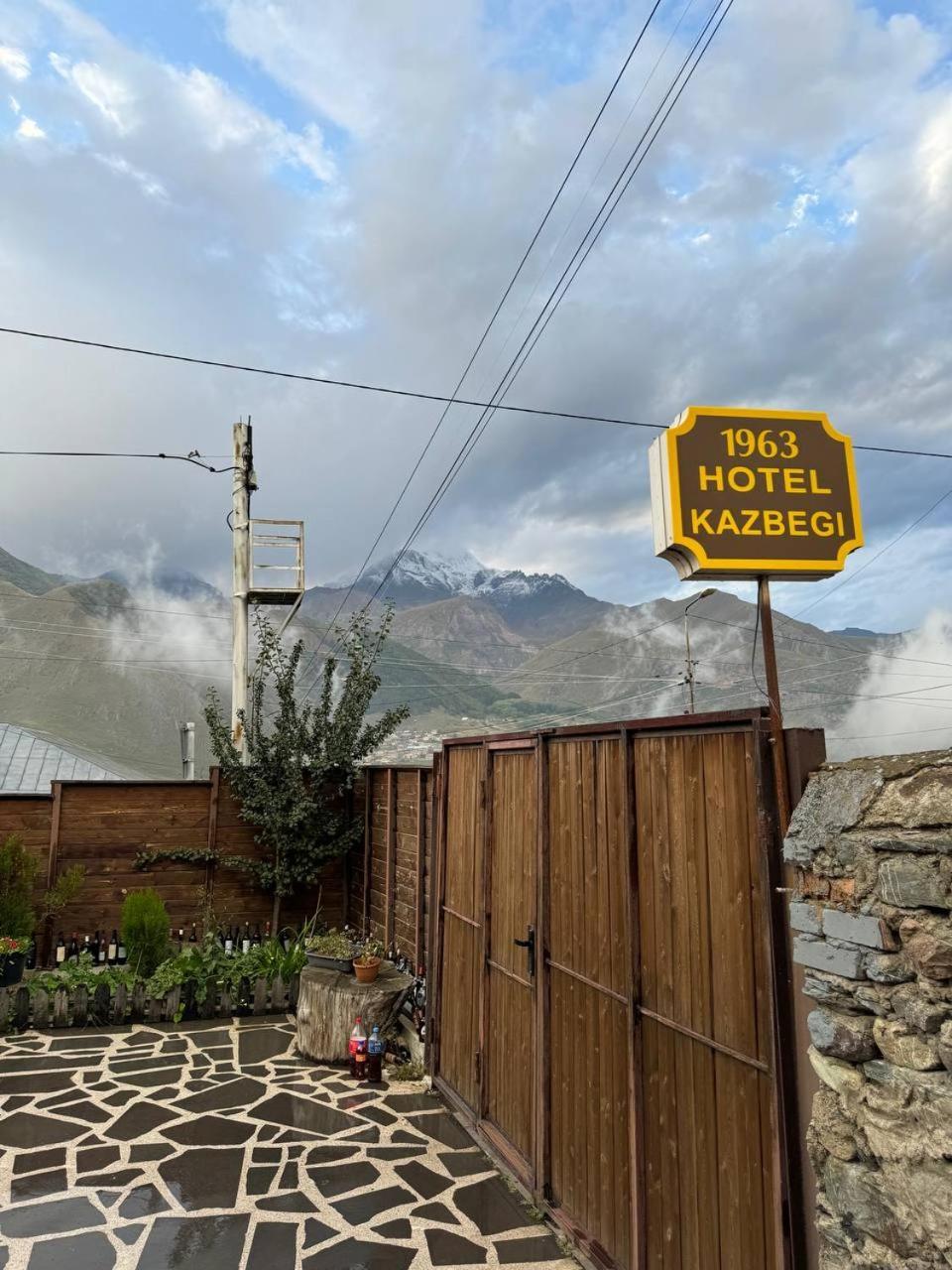 Hotel Kazbegi 1963 Exterior photo